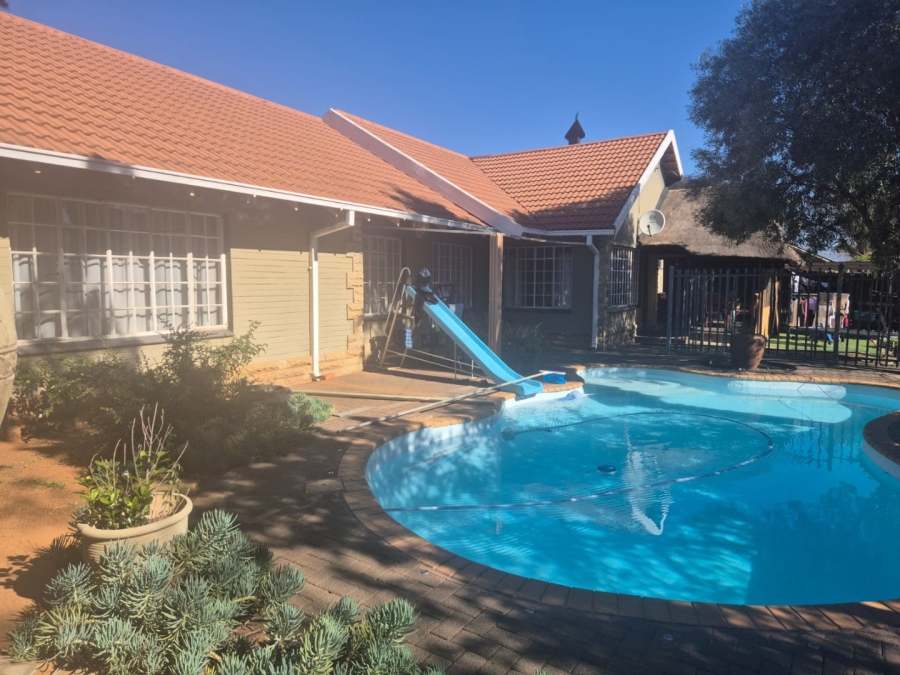 4 Bedroom Property for Sale in Fichardt Park Free State